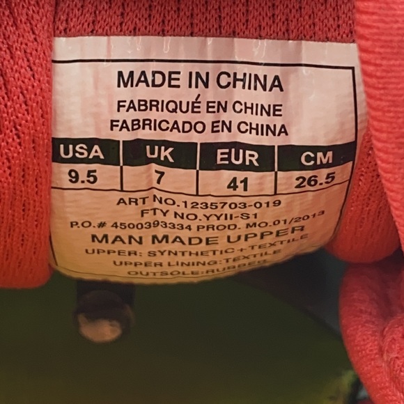 Under Armour Spine Venom Athletic Running Shoes 1235703-019 Women's Size 9.5 - Picture 11 of 12